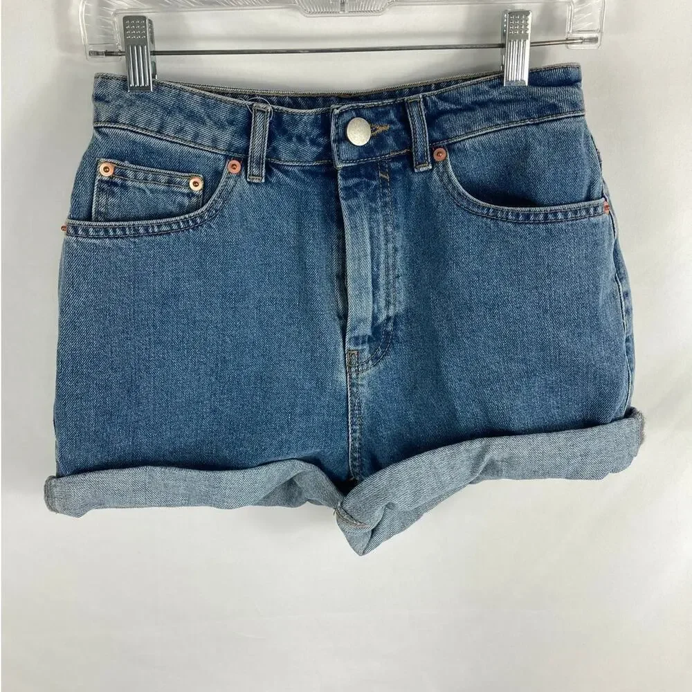 NWT ASOS Roll Cuff Blue Button Fly Denim Shorts Size 6